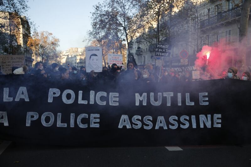 Manifestazioni e incidenti in Francia: le immagini delle proteste 1