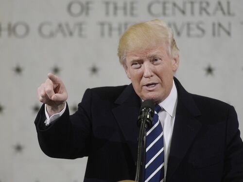 Trump vola nei sondaggi: "Raggiunto il livello massimo di consenso"