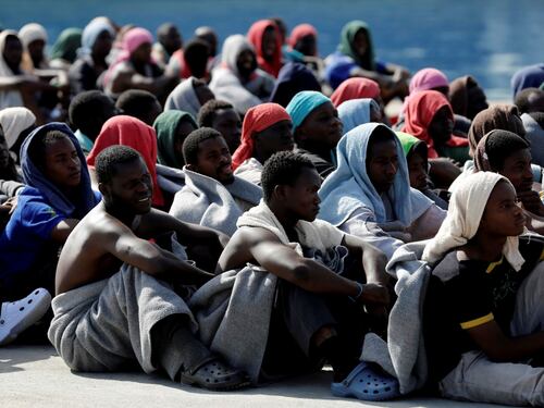 Migranti, un Cie per ogni regione: il piano (utopistico) del Viminale