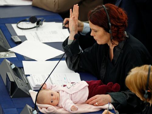 Nonostante le quote rosa, in Francia la politica resta in mano agli uomini