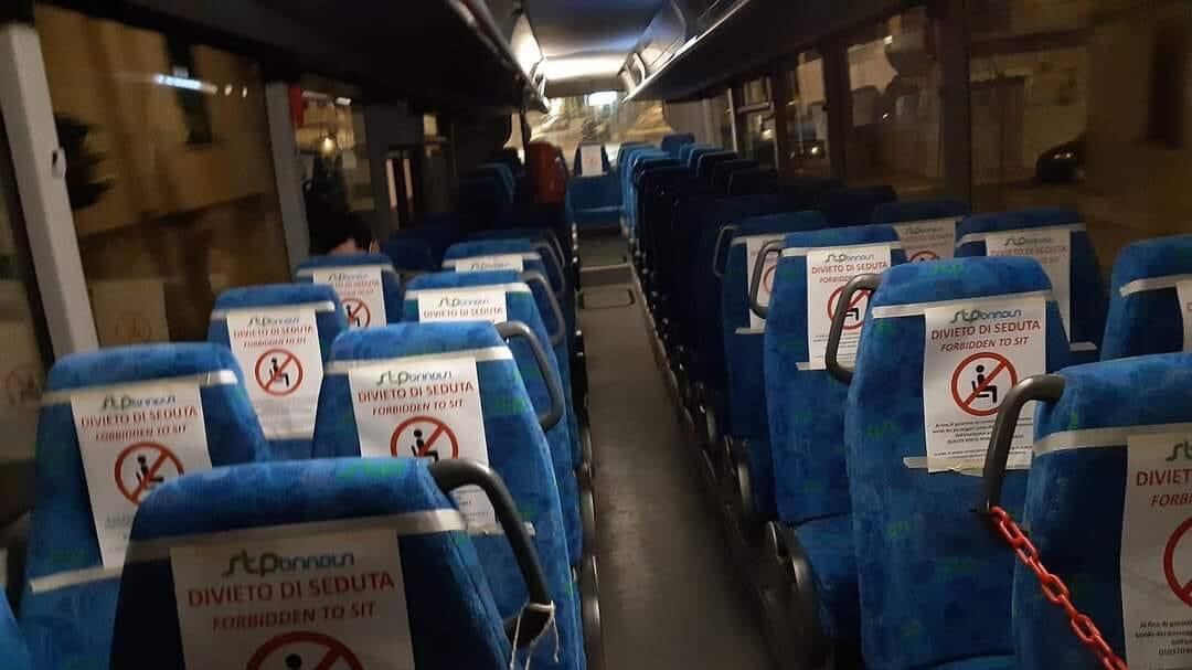 "Capienza bus al 50%" La foto diventa virale. Ma la verità è un'altra