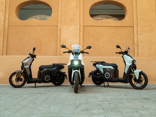Silence S02, la sfida elettrica passa dall’Italia: batteria trolley e prezzi sempre più vicini ai termici