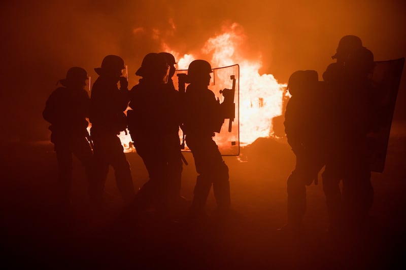 A Calais scoppia la rivolta nella "giungla" 6