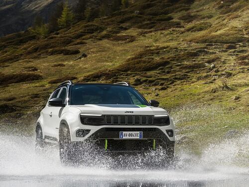 Jeep Avenger 4xe: la versione integrale per chi ama l'offroad