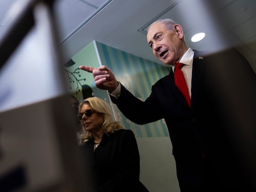 Israele, al via lo spoglio: il Likud di Netanyahu primo partito, ma il blocco di Eisenkot potrebbe avere più seggi. Nessuna delle due parti verso la maggioranza
