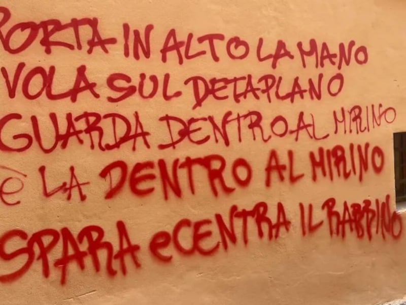 Bologna, scritte antisemite sui muri contro Meloni. Minacce anche al rabbino e al sindaco Lepore