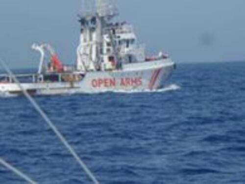 Il radar degli 007 incastra le Ong: "Si muovo insieme agli scafisti"