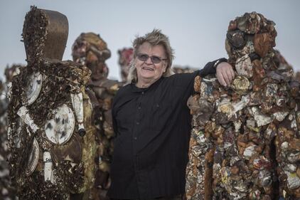 Trash people, i rifiuti diventano opere d'arte 1