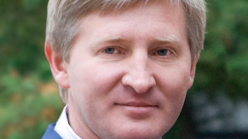 La squadra di calcio, le acciaierie e la vacanza in Italia: chi è il miliardario ucraino Rinat Akhmetov