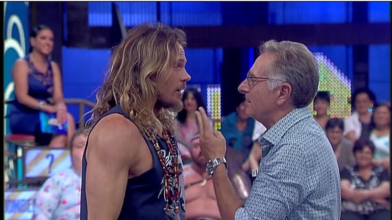 Avanti un altro, Paolo Bonolis rimprovera (ancora) il valletto: "Pervertito!"