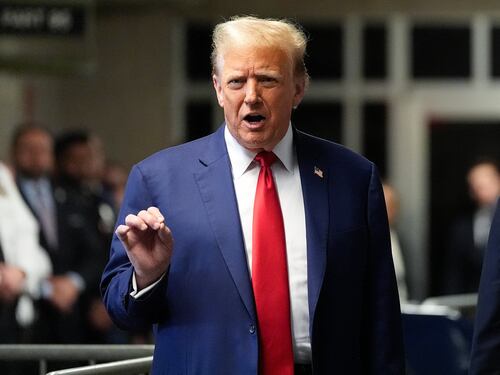 "Bombe su Mosca e Pechino": il "piano" di Trump svelato all'evento di raccolta fondi