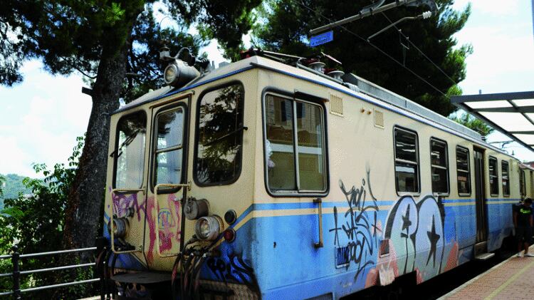 Il trenino che di bello ha solo il panorama
