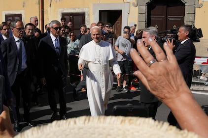 Papa Leone XIV arriva a Castel Gandolfo 3