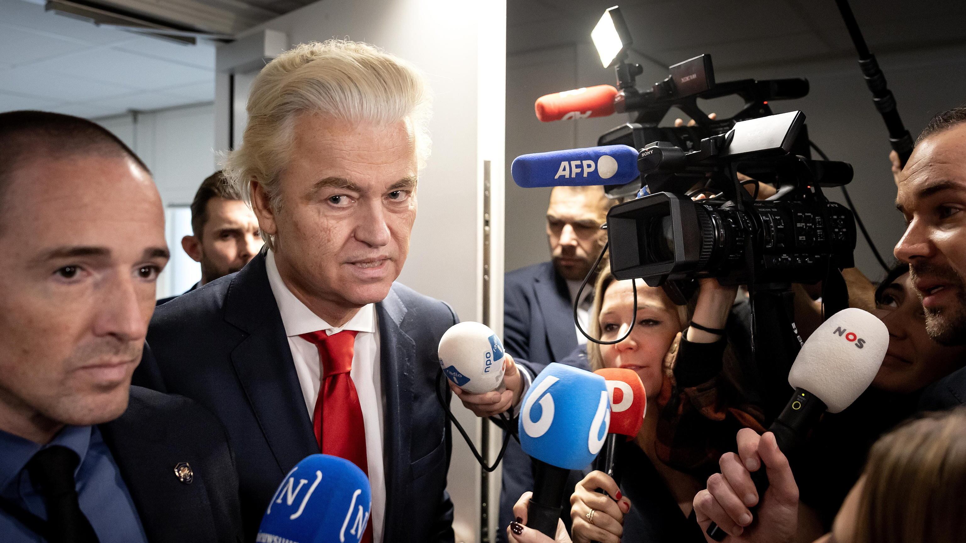 Olanda, sfida al fotofinish. Ma Wilders resta isolato