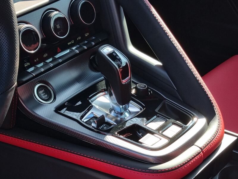 Jaguar F-Type 75 P450, le foto di un gioiello in via di estinzione 3