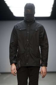 Sfilata choc a Londra: moda ispirata alla jihad 4