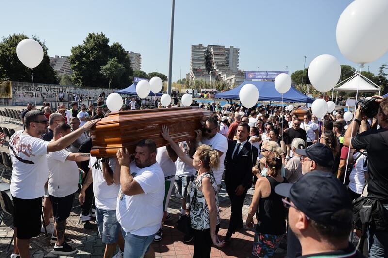 Funerali Scampia 5