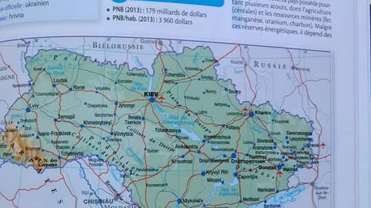 Crimea in Russia per Atlante Larousse: Ucraina protesta