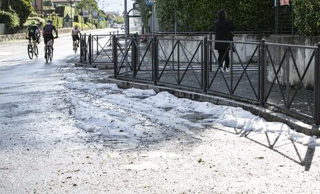 Maltempo a Nembro: le strade ricoperte di grandine 14