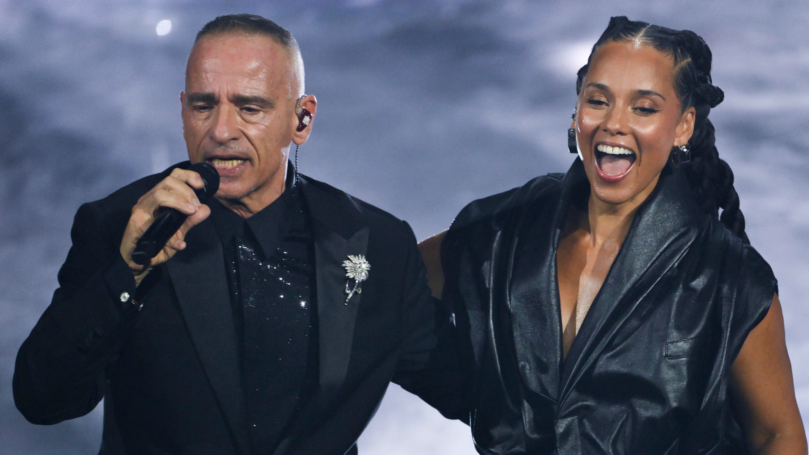 Ramazzotti e Alicia Keys scaldano il pubblico. E il premio a Mogol