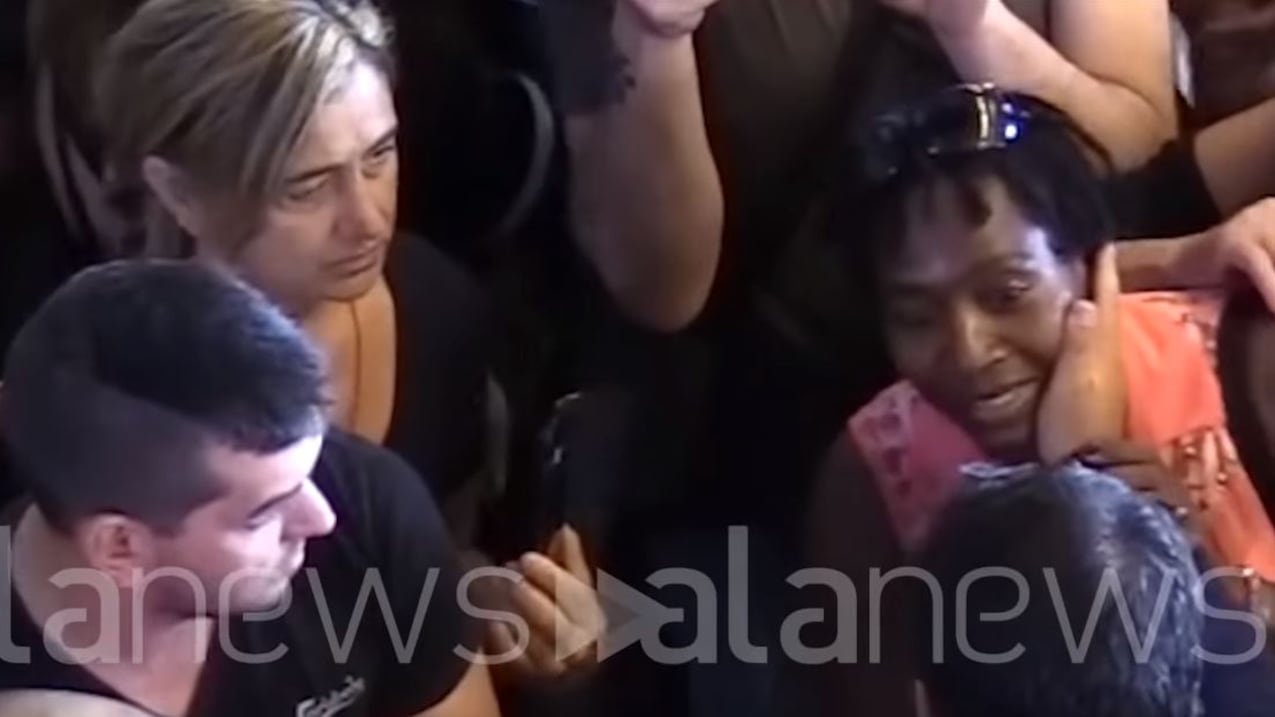 "Perché non gira la foto di Salvini che dà una carezza a una nera?"