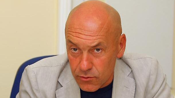 "Freddo, senza lustrini e ingessato. Però sta governando con i fatti"