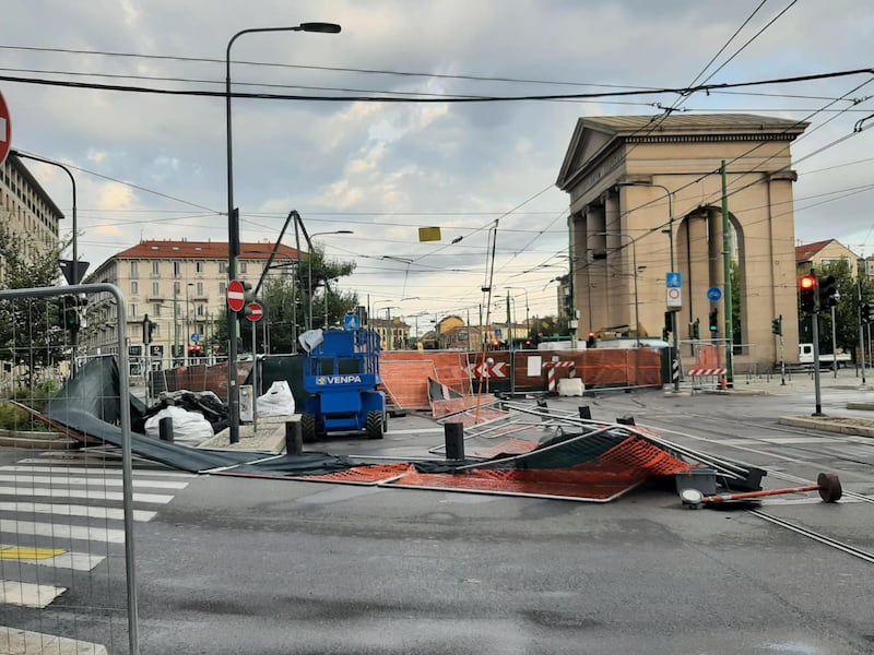 Tempesta su Milano, blocco alla viabilità e problemi ai trasporti 3