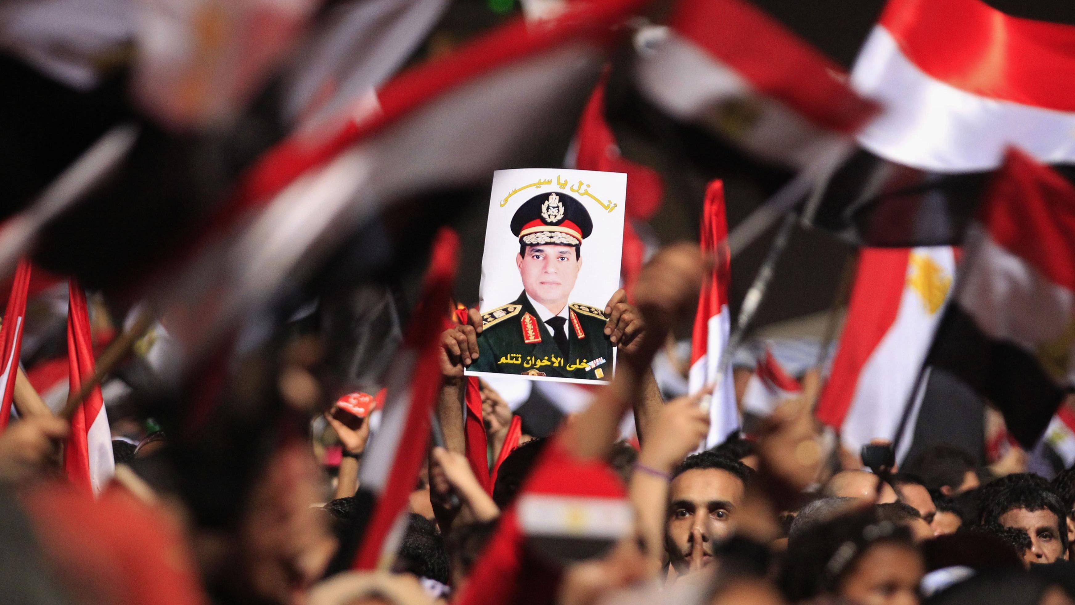 Egitto, Sisi verso la presidenza con l'appoggio dei militari