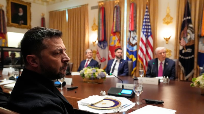 Trump scarica Zelensky: “È ora che l’Ucraina abbia un nuovo presidente”