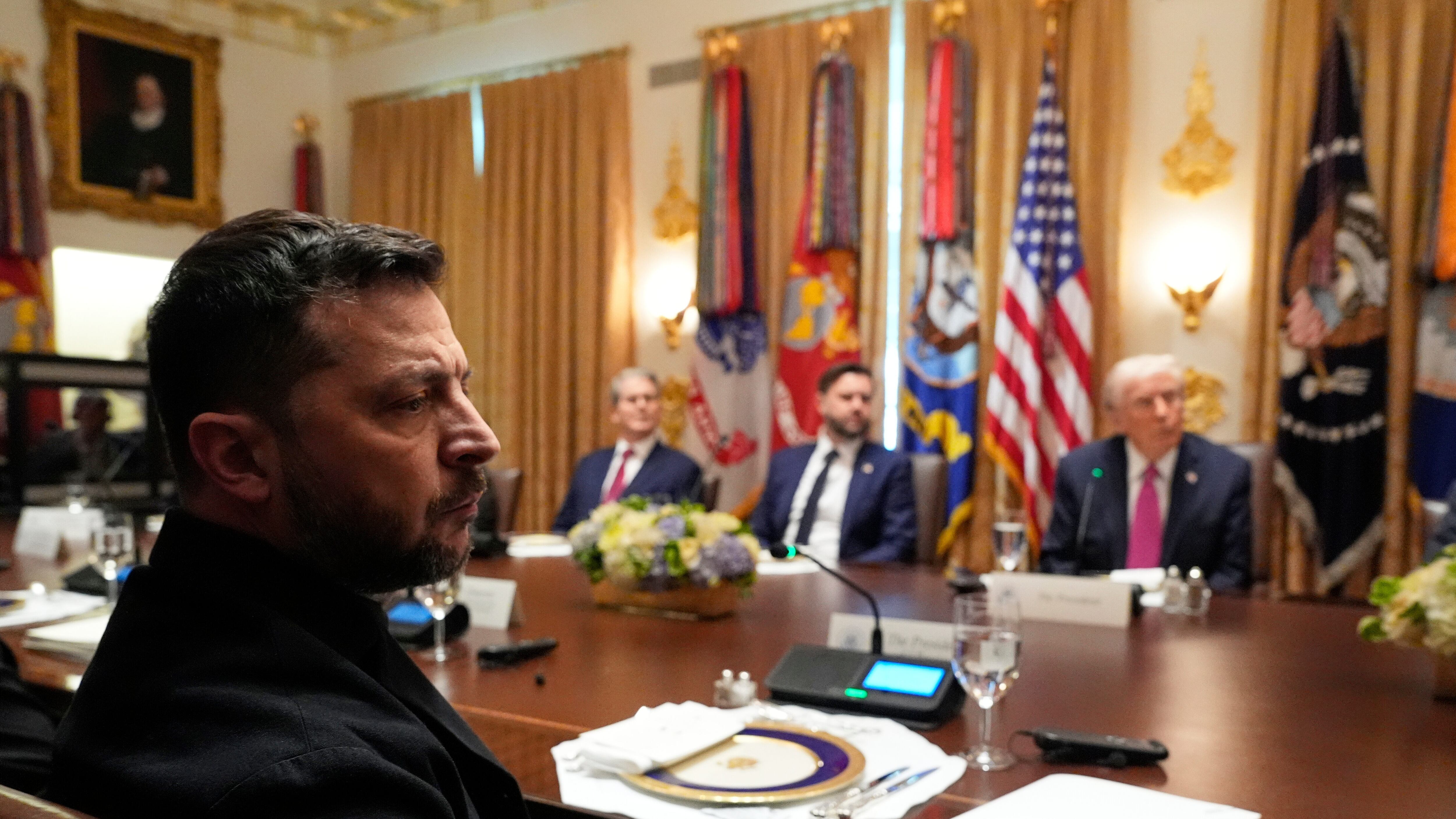 Incontro Trump-Zelensky, è ancora lite: la tensione fra i due torna alle stelle