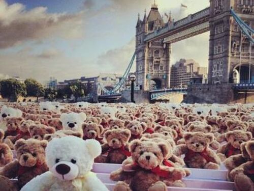 Orsacchiotti affollano Londra contro la meningite