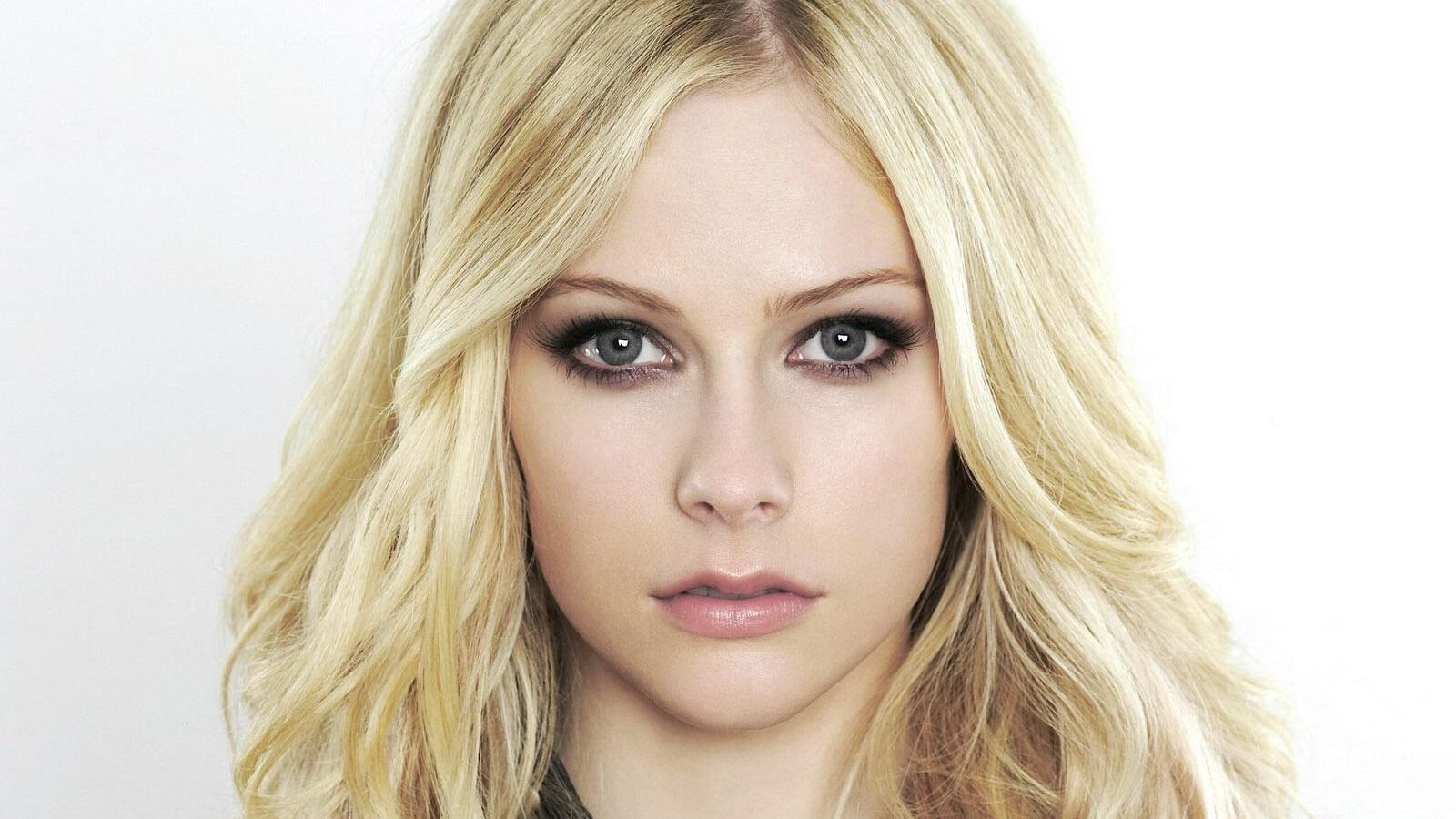 Avril Lavigne: “Il nuovo singolo? Arriva in autunno”