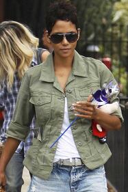 Halle Berry, foto 18