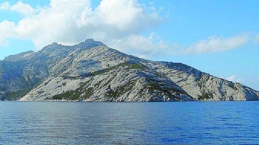 L'isola del (più) famoso duecento anni dopo