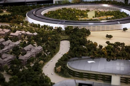 Decolla l'astronave Apple: ecco il plastico del nuovo Campus 4