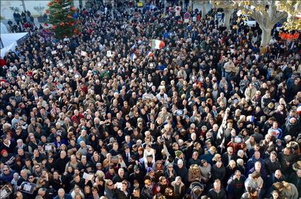 Marine Le Pen acclamata a Beaucaire 3