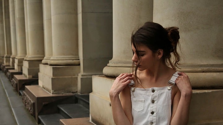 Jeans bianchi: indossati così diventano moderni e trendy