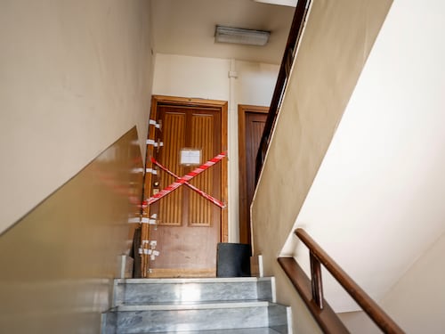 “Mio figlio ha fatto del male a uno”, poi la scoperta choc: un corpo smembrato nascosto in sacchi neri