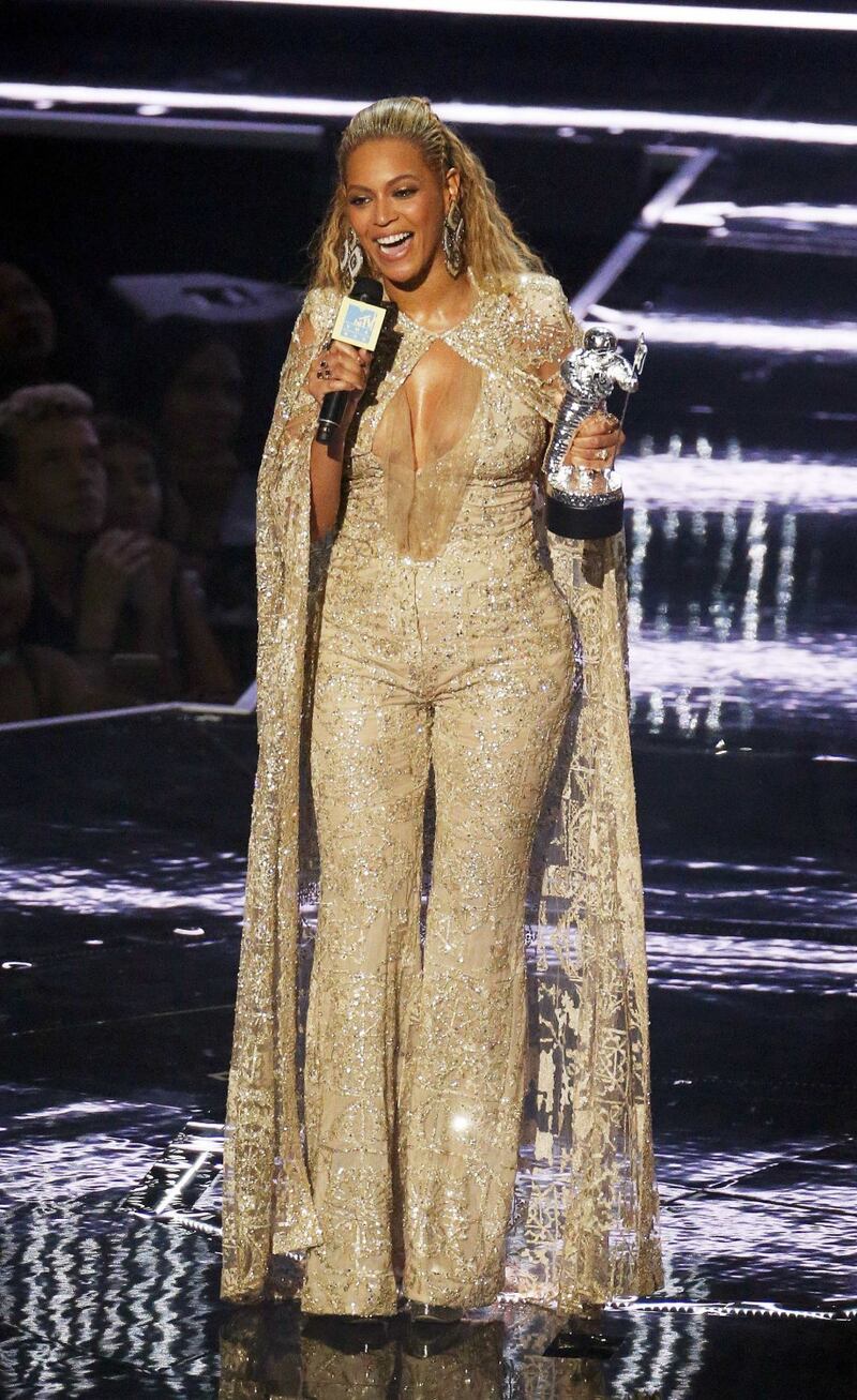 Beyoncé sexy nella performance agli Mtv Vma 12