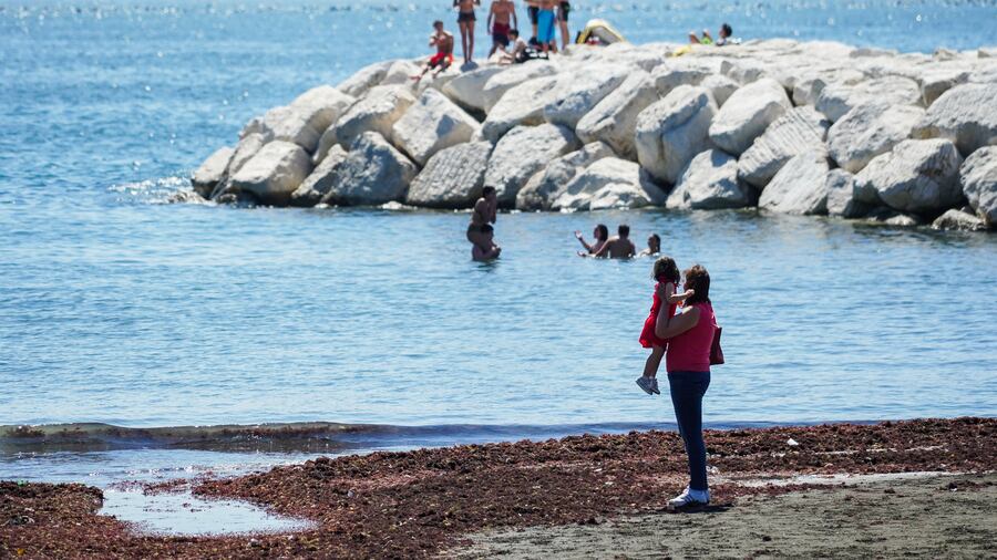 Caos spiagge, arriva l’ingresso a numero chiuso