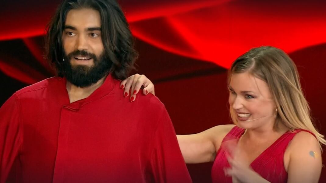 "Ma che vuole questa". Lo show della gelosia di Selvaggia Lucarelli a Ballando