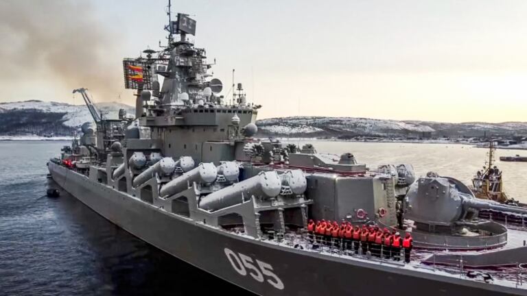 Il gigante russo dei mari Marshal Ustinov spara vicino alla Norvegia: la manovra che preoccupa la Nato