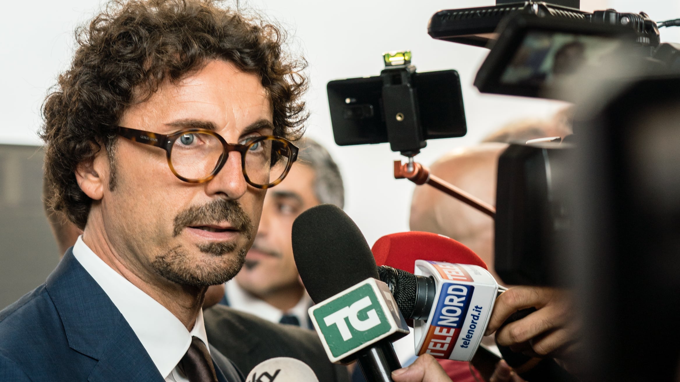 La città al collasso per i ritardi: "Class action contro il ministro"