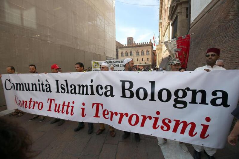 Bologna, l'anniversario della strage. Mattarella: "Segno indelebile nella coscienza civile italiana" 10