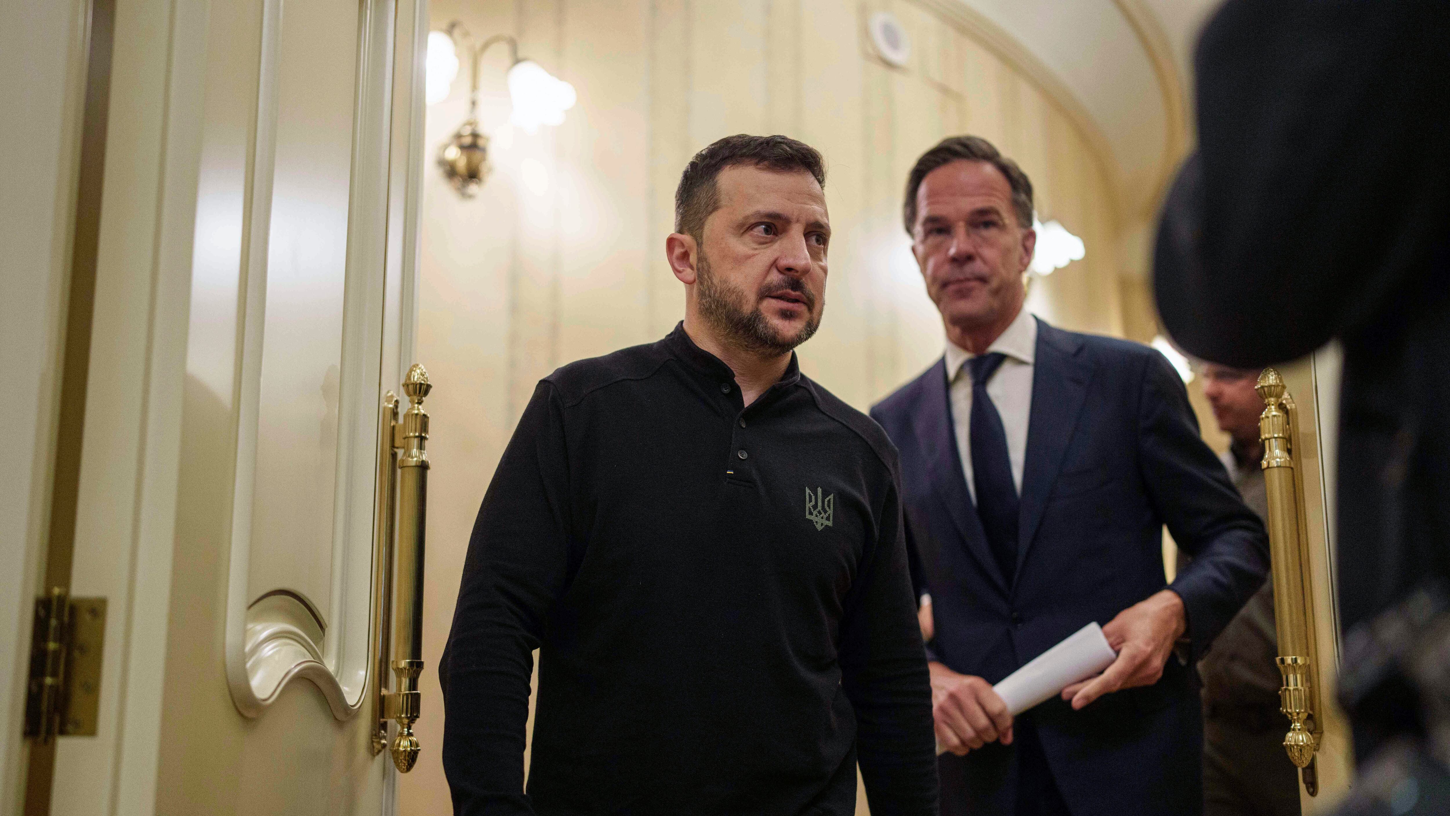La provocazione choc di Zelensky: “Ingresso nella Nato o Ucraina con armi nucleari”