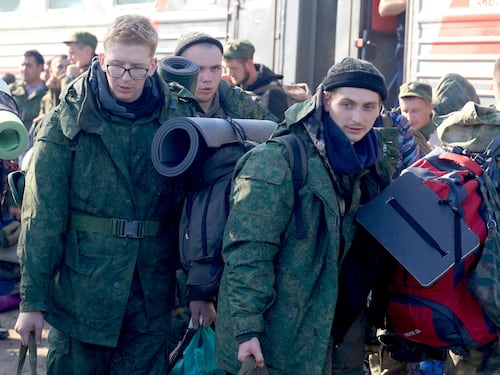 Russia, nuova chiamata alle armi: così Putin può schierare le reclute in Ucraina