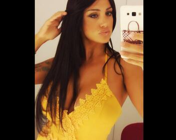 Marika Fruscio nuda e procace su Twitter 57