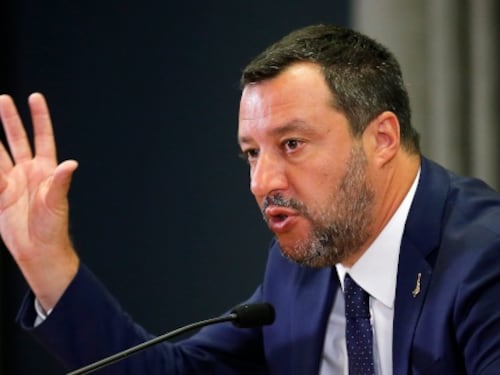 Esplode il caso migranti: Salvini diserta il vertice di Parigi