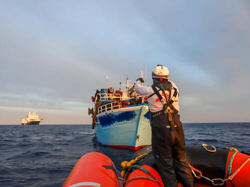 L'ultima follia a Lampedusa: la protesta di 500 minorenni