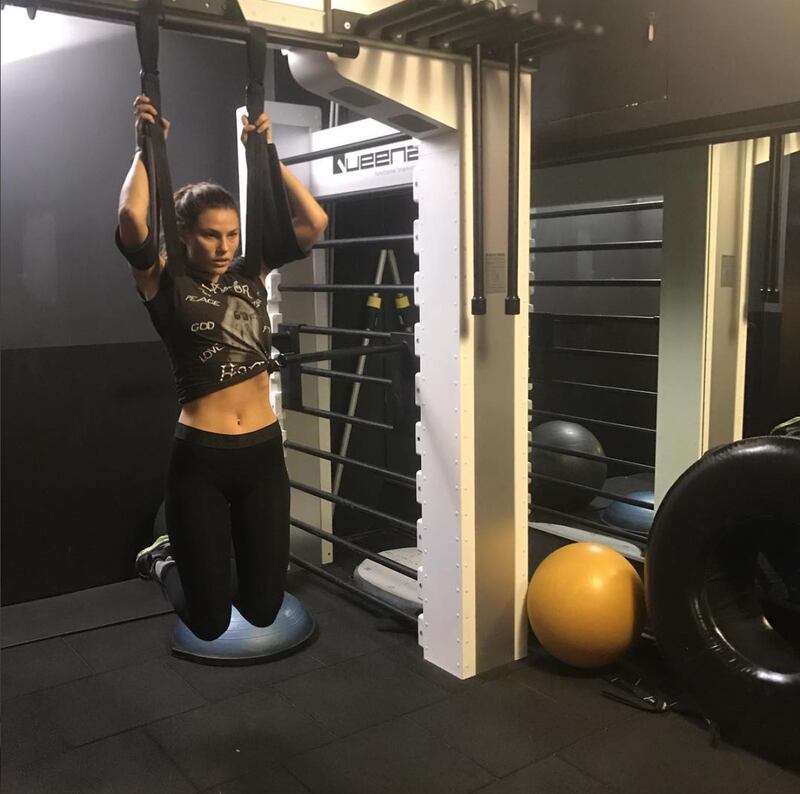 Dayane Mello hot, le foto sexy della modella 16